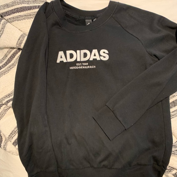 adidas Tops - Women’s adidas crewneck